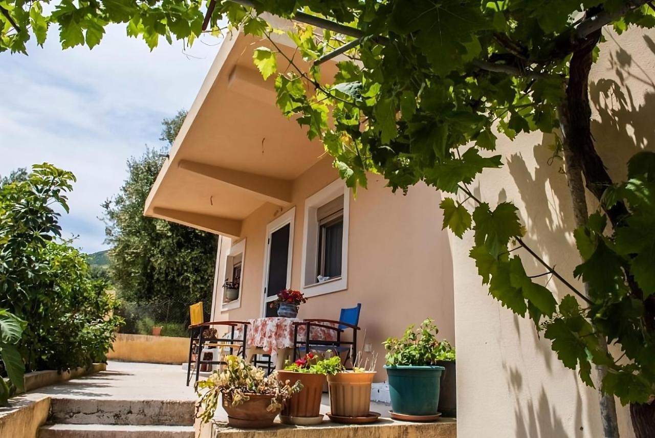 Flamiatos Garden Cottages Poulata Екстер'єр фото
